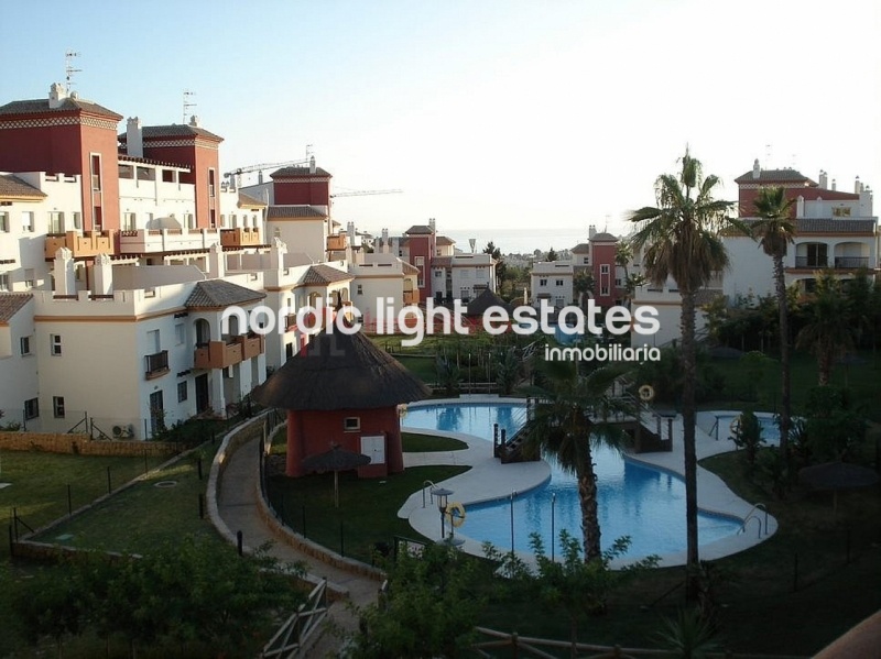 Estupendo apartamento (última planta) situado en la urbanización Baviera Golf, Caleta de Vélez