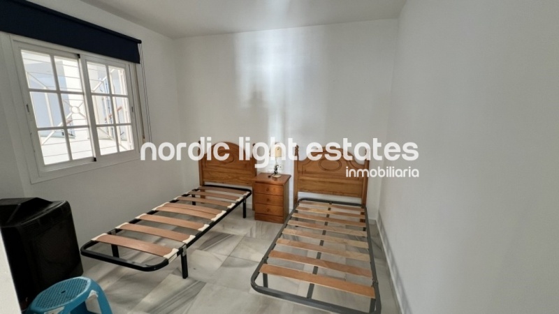 Exclusivo apartamento con parking en primera línea de la playa del Peñoncillo, Torrox Costa