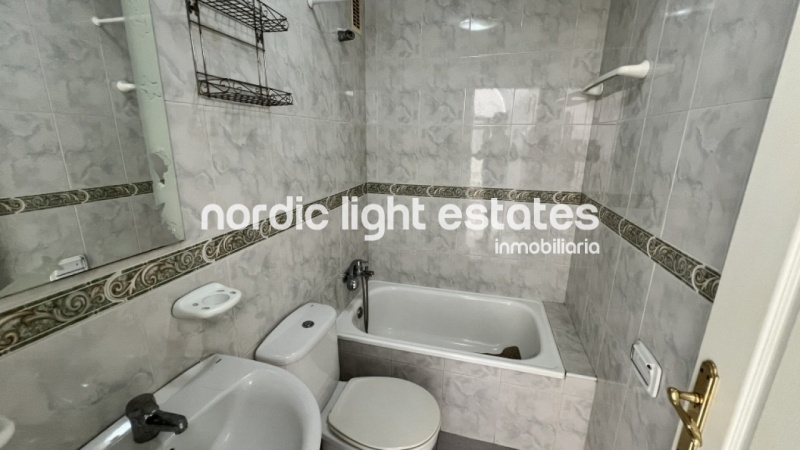 Exclusivo apartamento con parking en primera línea de la playa del Peñoncillo, Torrox Costa