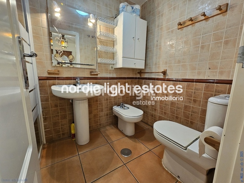 Apartment in a well-maintained gates community in Torrox Costa