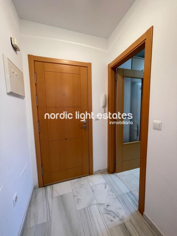 Atractivo apartamento con plaza de garaje a 300 metros de la playa en Torre del Mar 