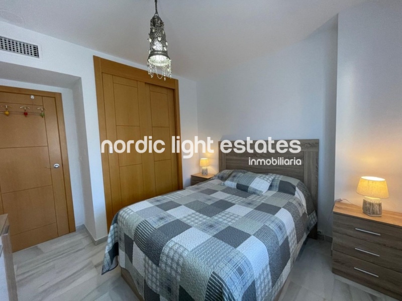 Atractivo apartamento con plaza de garaje a 300 metros de la playa en Torre del Mar 