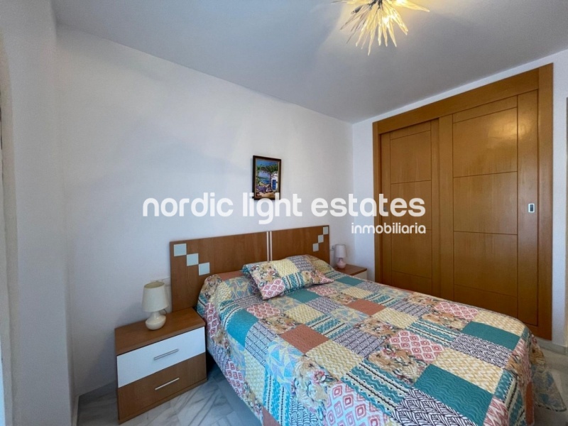 Atractivo apartamento con plaza de garaje a 300 metros de la playa en Torre del Mar 