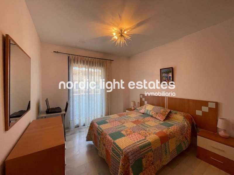 Atractivo apartamento con plaza de garaje a 300 metros de la playa en Torre del Mar 