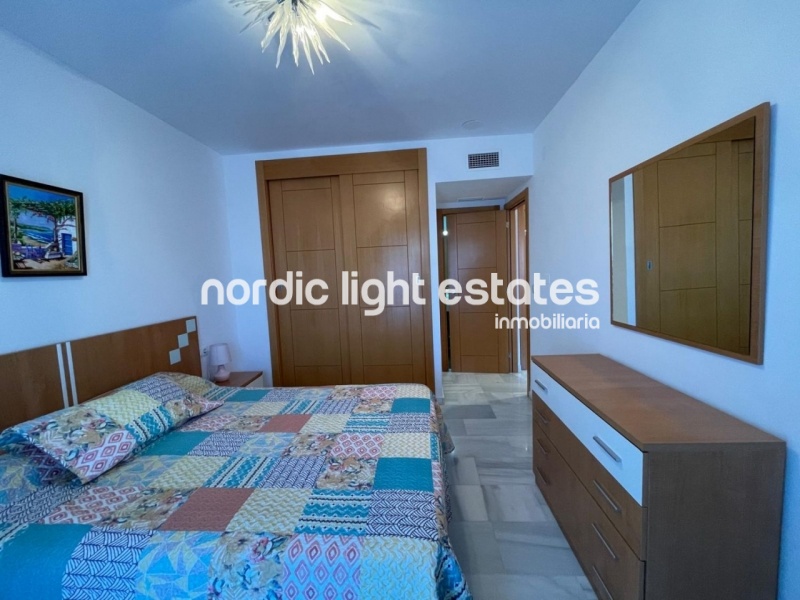 Atractivo apartamento con plaza de garaje a 300 metros de la playa en Torre del Mar 