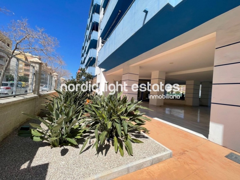 Atractivo apartamento con plaza de garaje a 300 metros de la playa en Torre del Mar 