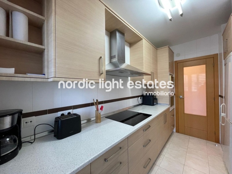 Atractivo apartamento con plaza de garaje a 300 metros de la playa en Torre del Mar 