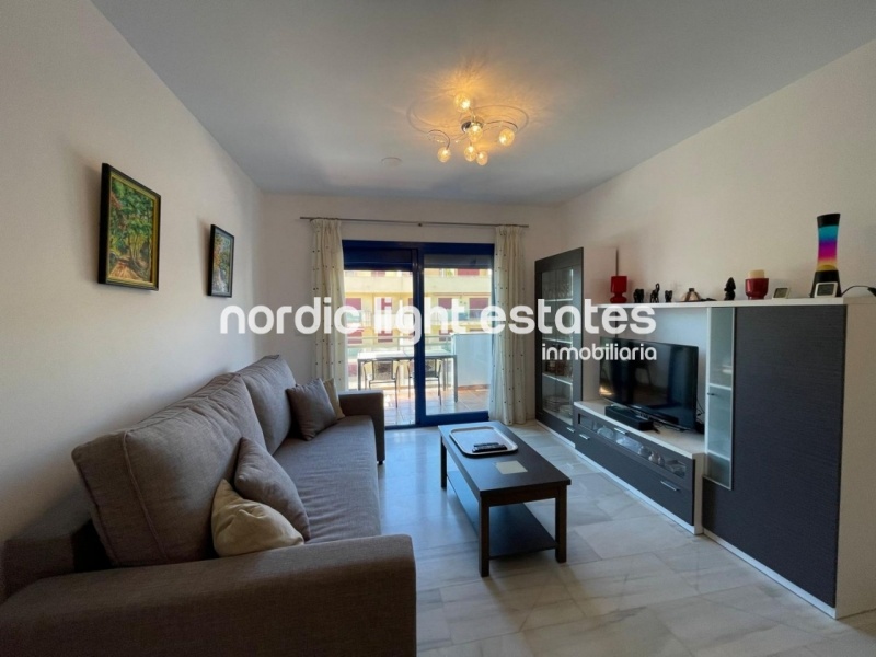 Atractivo apartamento con plaza de garaje a 300 metros de la playa en Torre del Mar 