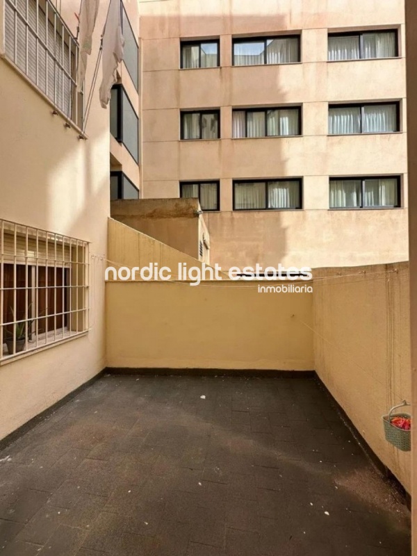 Amplio piso de 140m2 con parking en el centro de Málaga capital