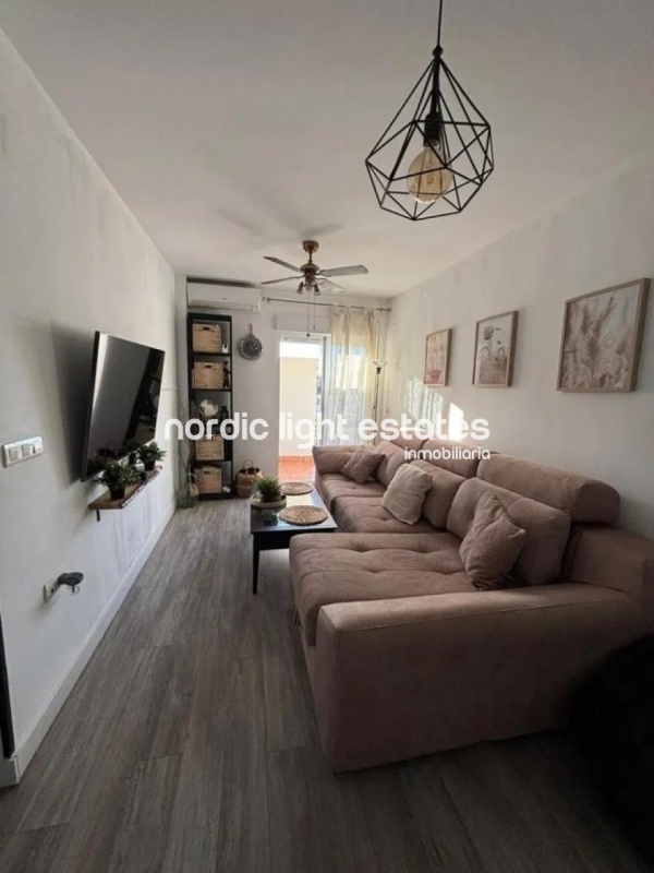 Apartamento con terraza de 76m2 y plaza de garaje en Almuñécar 