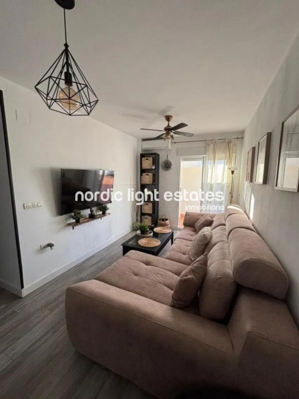Apartamento con terraza de 76m2 y plaza de garaje en Almuñécar 