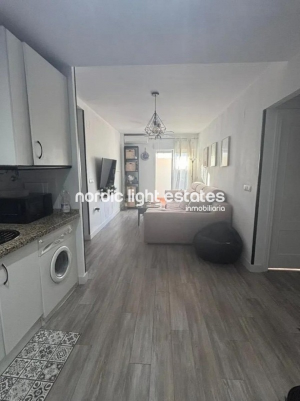 Apartamento con terraza de 76m2 y plaza de garaje en Almuñécar 