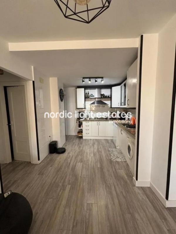 Apartamento con terraza de 76m2 y plaza de garaje en Almuñécar 