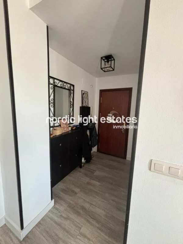Apartamento con terraza de 76m2 y plaza de garaje en Almuñécar 