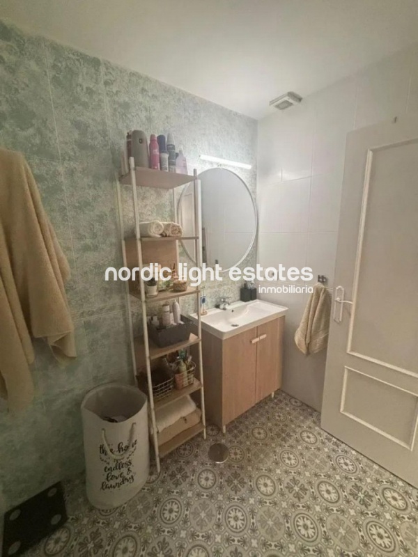 Apartamento con terraza de 76m2 y plaza de garaje en Almuñécar 