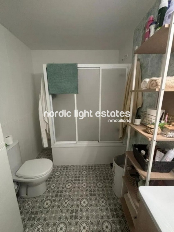 Apartamento con terraza de 76m2 y plaza de garaje en Almuñécar 