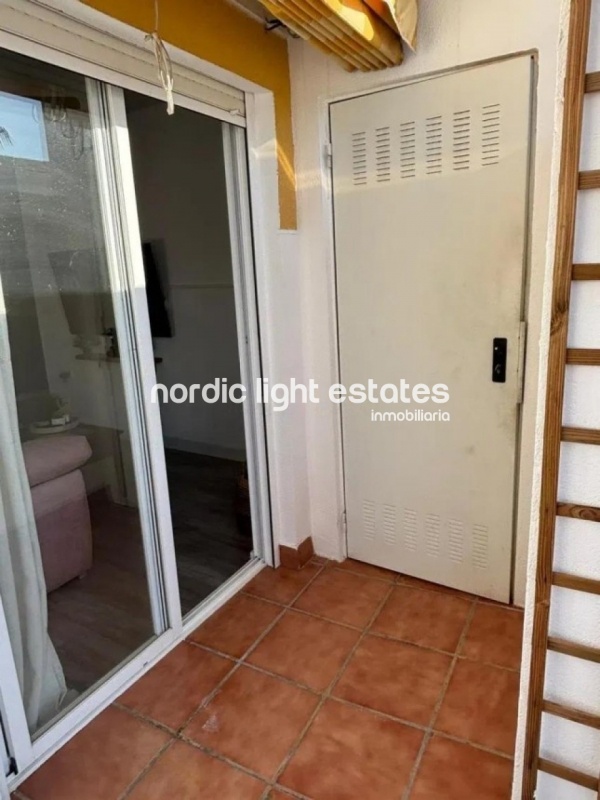 Apartamento con terraza de 76m2 y plaza de garaje en Almuñécar 