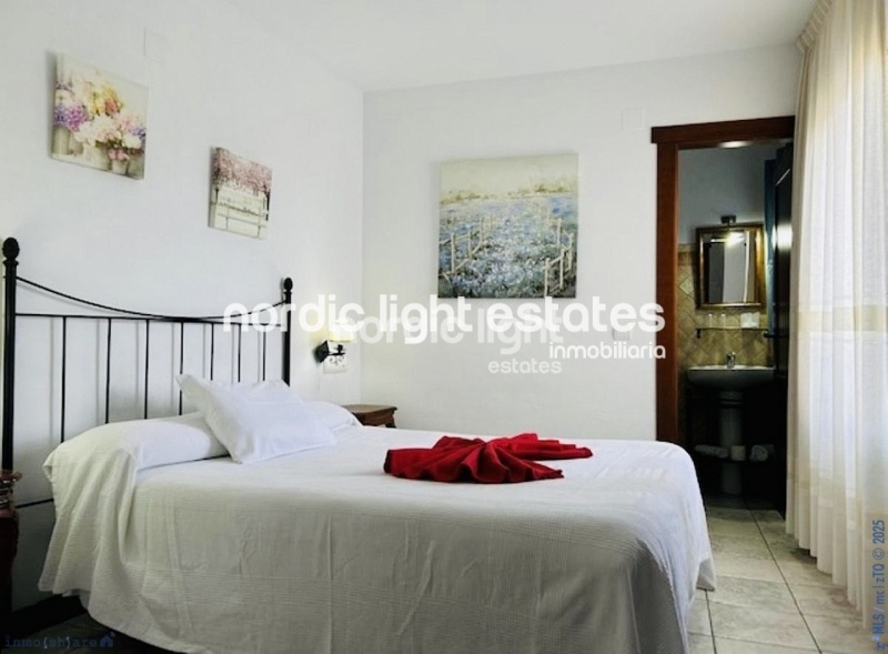 Hotel 9 dormitorios, 9 baños en Torrox