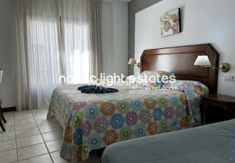 Hotel 9 dormitorios, 9 baños en Torrox