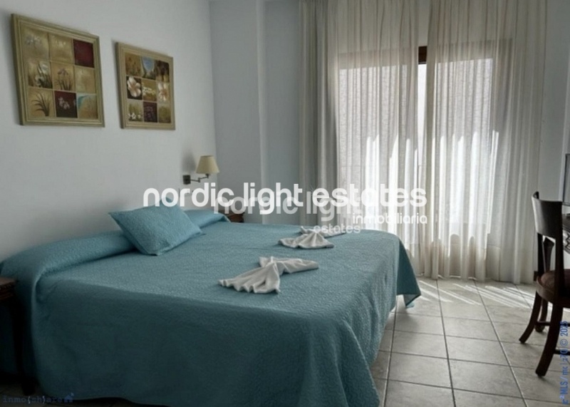 Hotel 9 dormitorios, 9 baños en Torrox