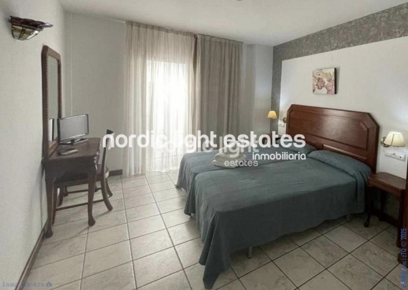 Hotel 9 dormitorios, 9 baños en Torrox