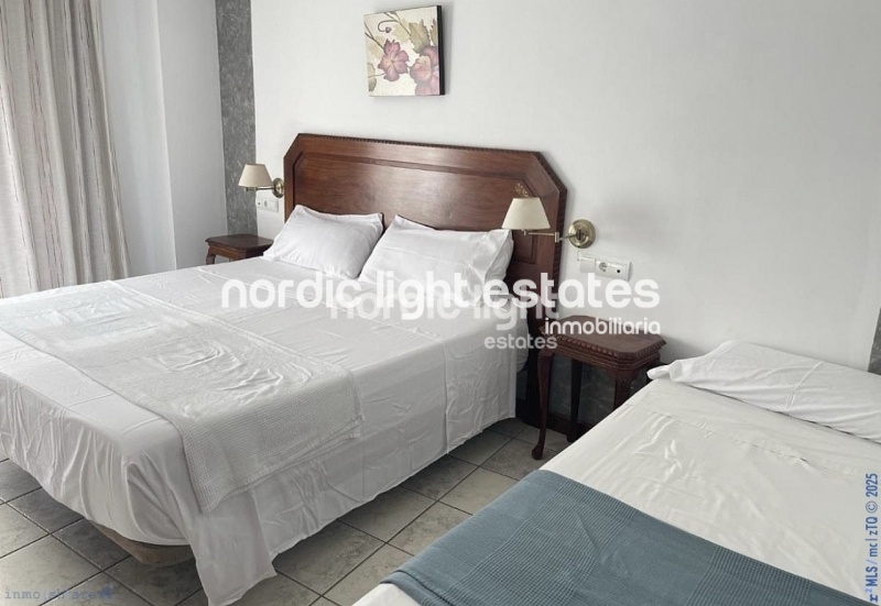 Hotel 9 dormitorios, 9 baños en Torrox