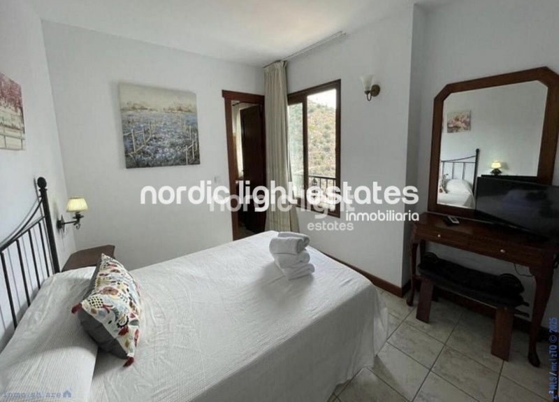 Hotel 9 dormitorios, 9 baños en Torrox