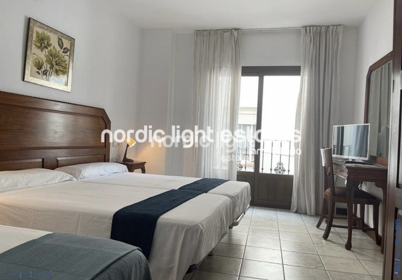 Hotel 9 dormitorios, 9 baños en Torrox