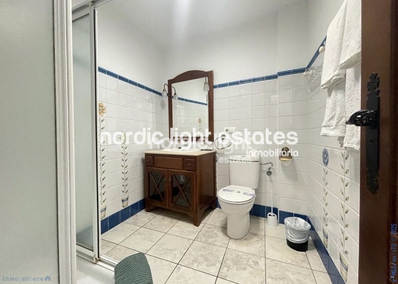Hotel 9 dormitorios, 9 baños en Torrox