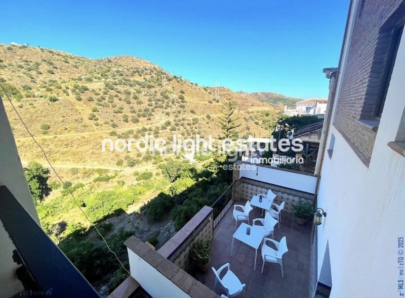 Hotel 9 dormitorios, 9 baños en Torrox