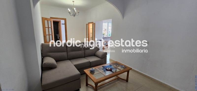 Encantadora casa independiente garaje, 3 dormitorios, 2 baños en Benajarafe