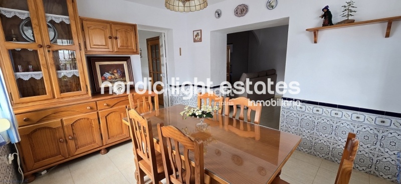Encantadora casa independiente garaje, 3 dormitorios, 2 baños en Benajarafe