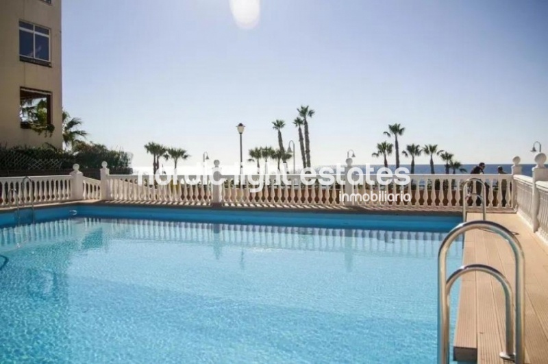 Excelente apartamento con vistas al mar en primera linea de la playa