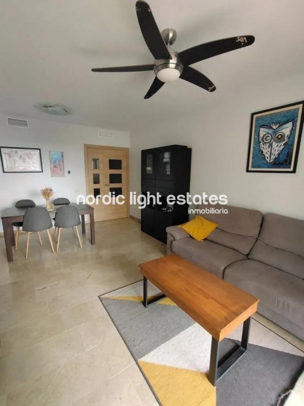 Piso de 3 dormitorios con mucho espacio exterior, plaza de garaje y trastero 