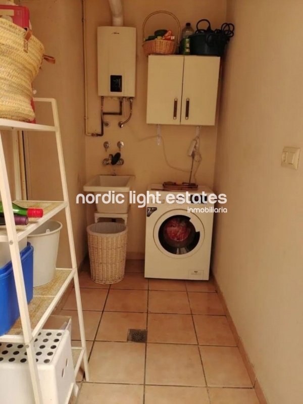 Piso de 3 dormitorios con mucho espacio exterior, plaza de garaje y trastero 