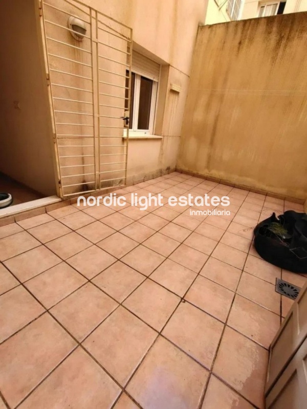 Piso de 3 dormitorios con mucho espacio exterior, plaza de garaje y trastero 