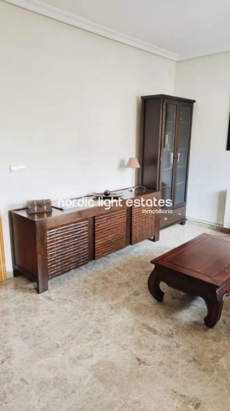 Amplio piso en Avenida Imperio Argentina en Málaga capital