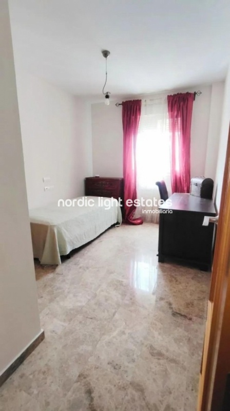 Amplio piso en Avenida Imperio Argentina en Málaga capital