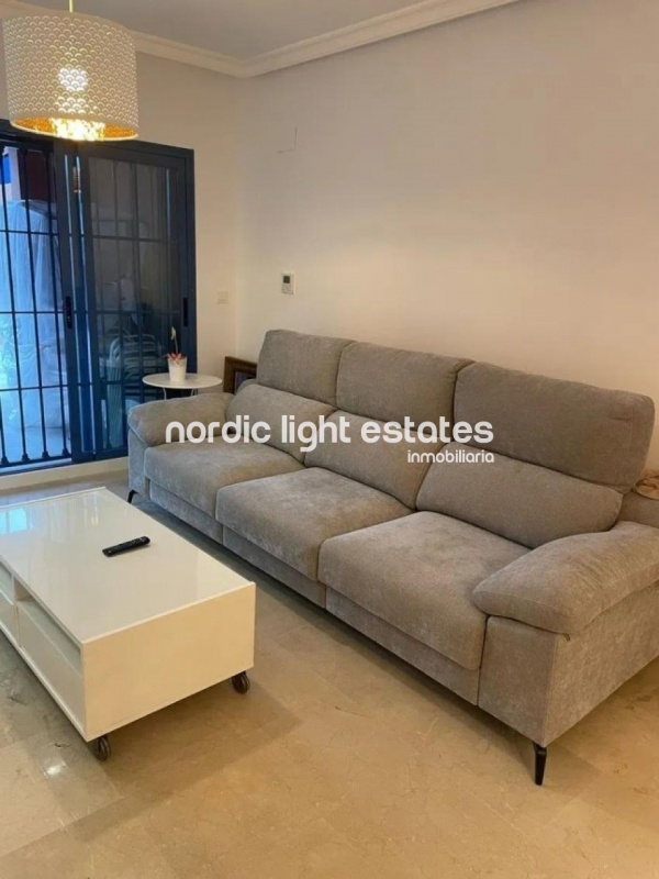 Elegante apartamento con plaza de garaje y trastero en Almuñécar 
