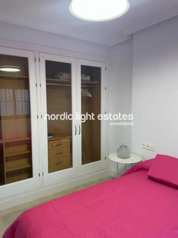 Elegante apartamento con plaza de garaje y trastero en Almuñécar 