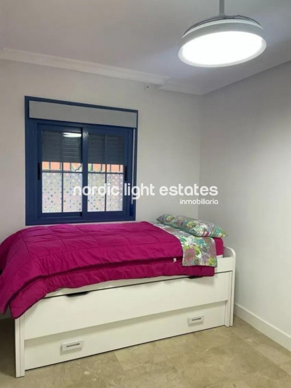 Elegante apartamento con plaza de garaje y trastero en Almuñécar 