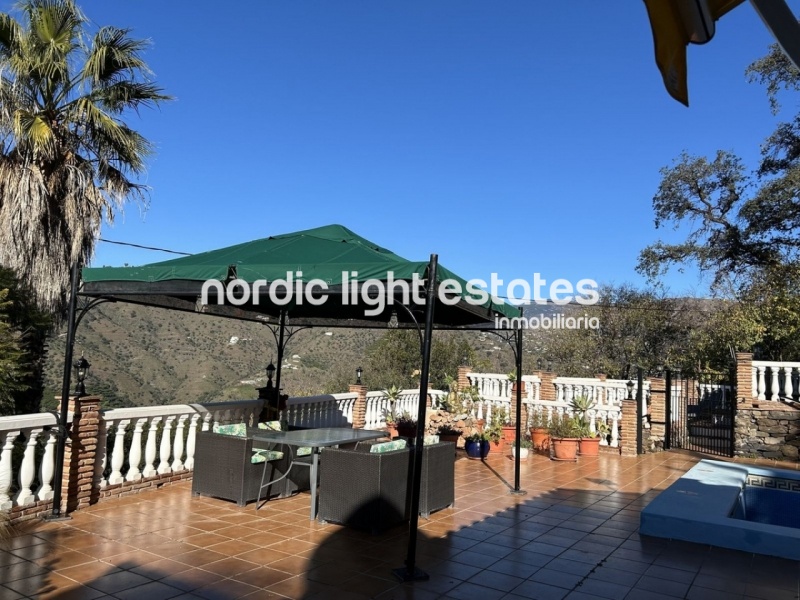 Dos encantadoras villas independientes en el campo de Cómpeta