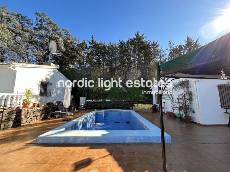 Dos encantadoras villas independientes en el campo de Cómpeta