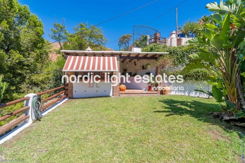 Alquiler con opción a compra posible. Exclusiva villa de campo en Torrox