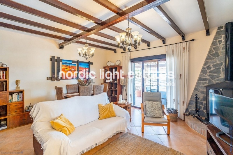 Alquiler con opción a compra posible. Exclusiva villa de campo en Torrox