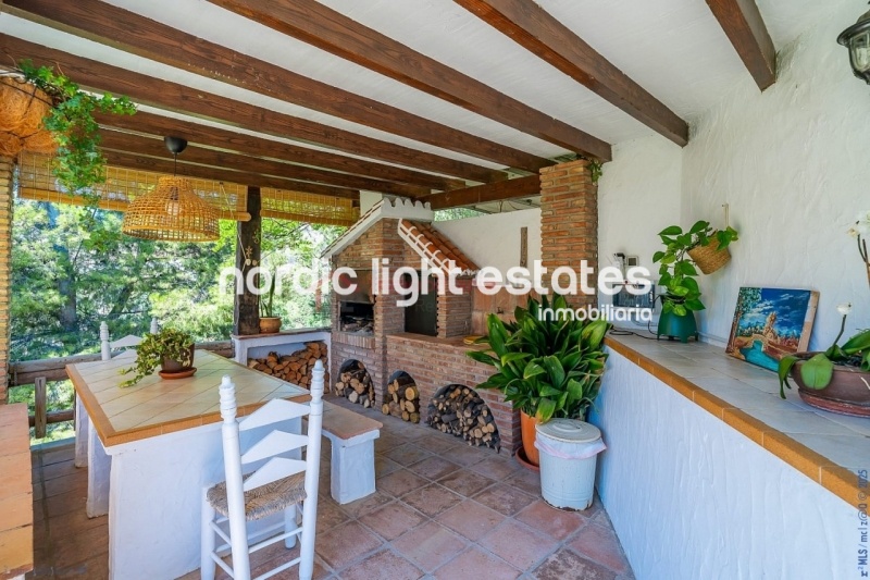 Alquiler con opción a compra posible. Exclusiva villa de campo en Torrox