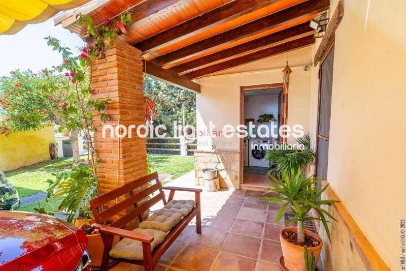 Alquiler con opción a compra posible. Exclusiva villa de campo en Torrox