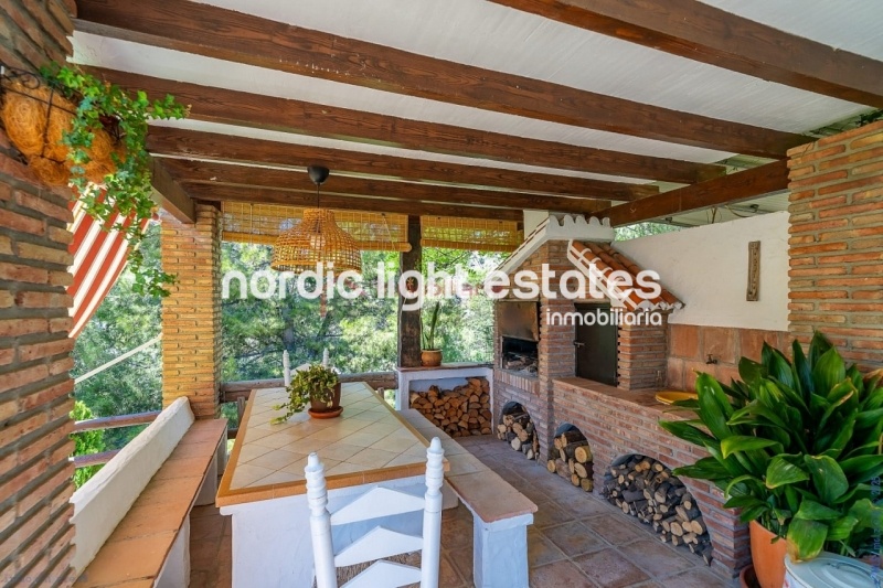 Alquiler con opción a compra posible. Exclusiva villa de campo en Torrox