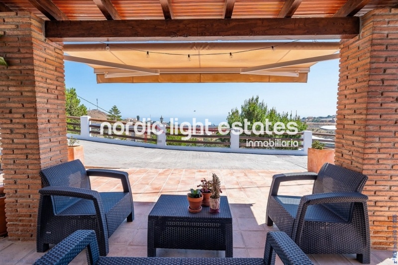 Alquiler con opción a compra posible. Exclusiva villa de campo en Torrox