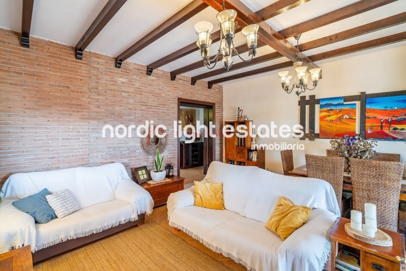 Alquiler con opción a compra posible. Exclusiva villa de campo en Torrox